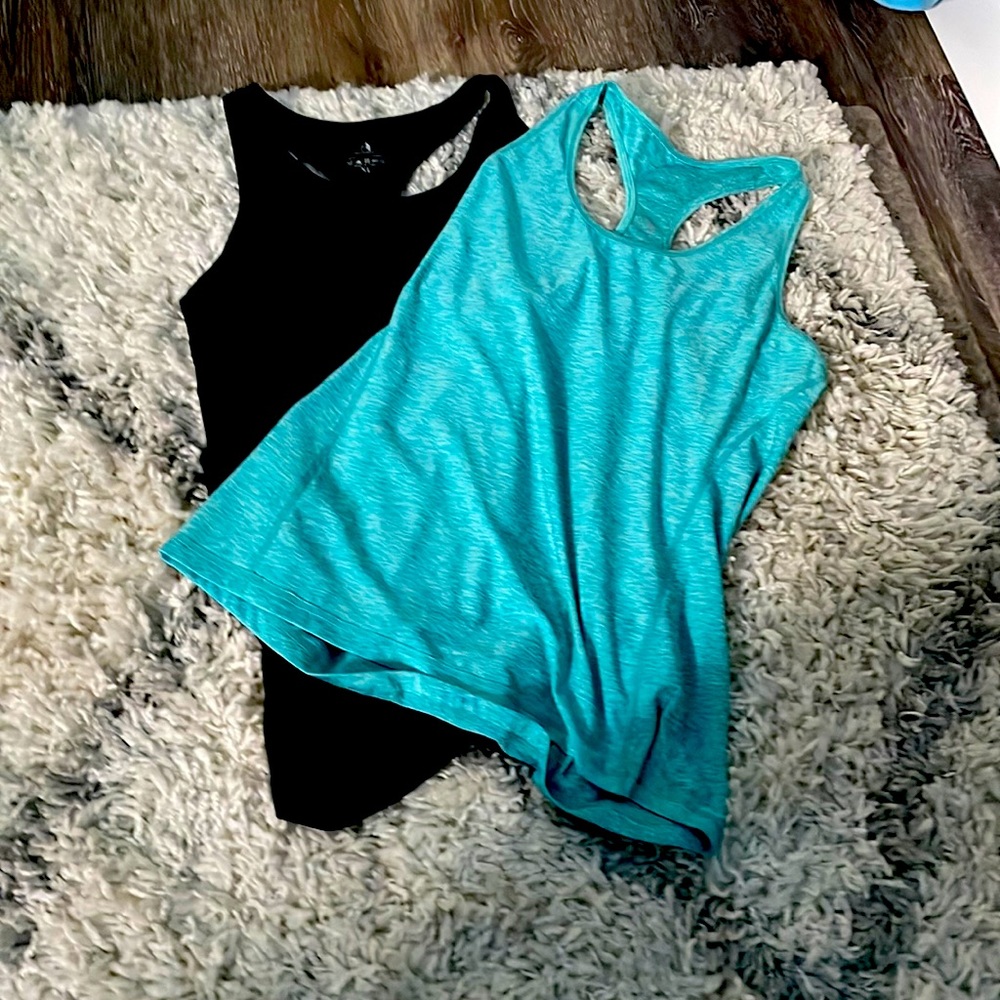 Tank top bundle like new